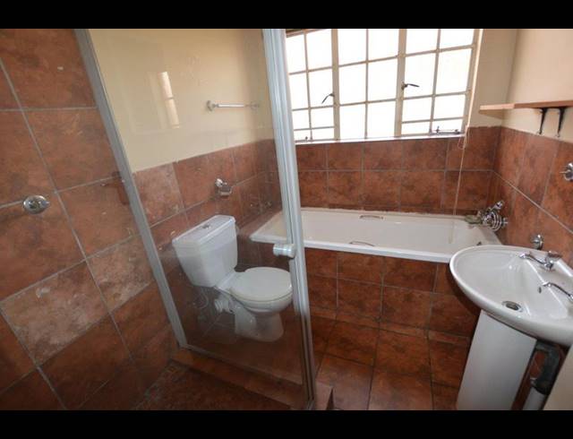 2 BEDROOM APARTMENT FOR SALE IN VAAL PARK EXT 1